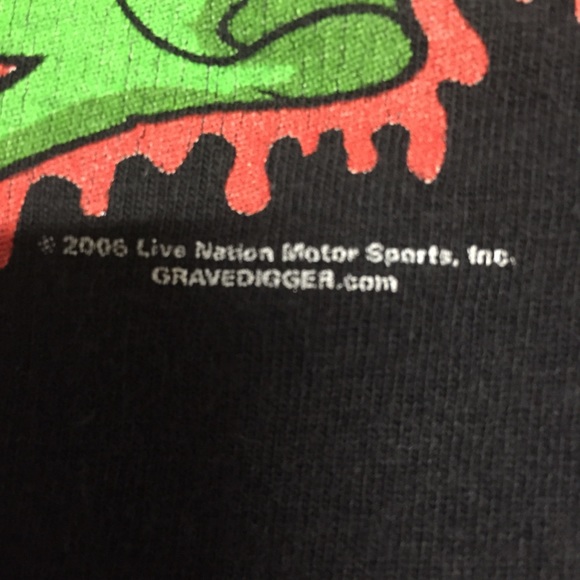 06β grave digger monster truck black tee small - Picture 5 of 6